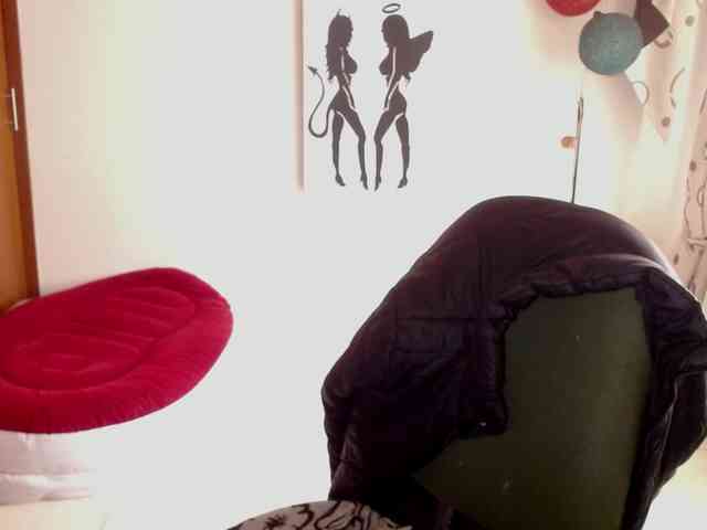 vivian-milf-paint webcam