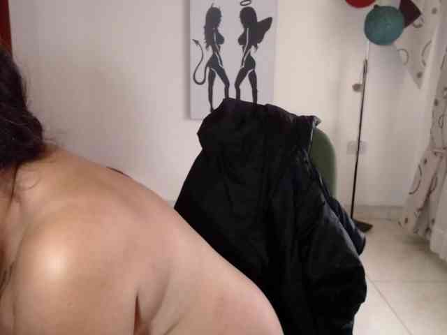 vivian-milf-paint webcam