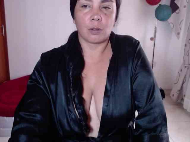 vivian-milf-paint webcam