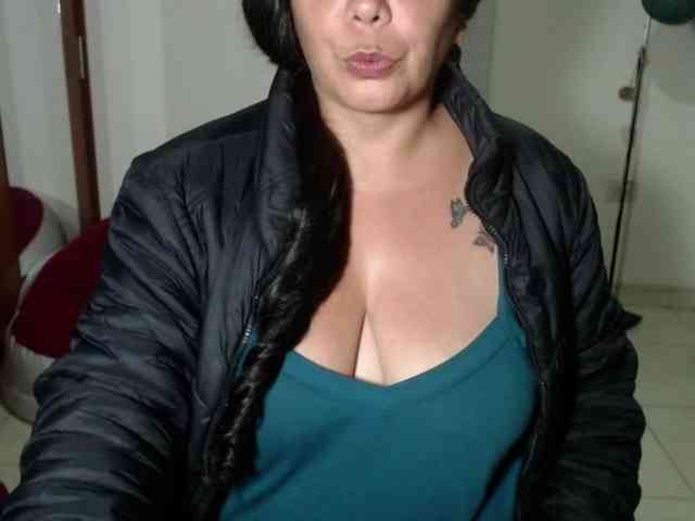 vivian-milf-paint webcam