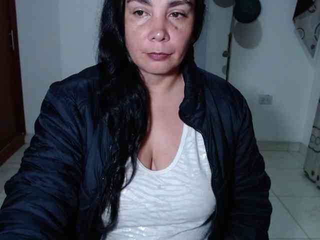 vivian-milf-paint webcam