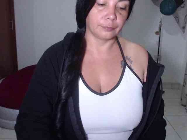 vivian-milf-paint webcam