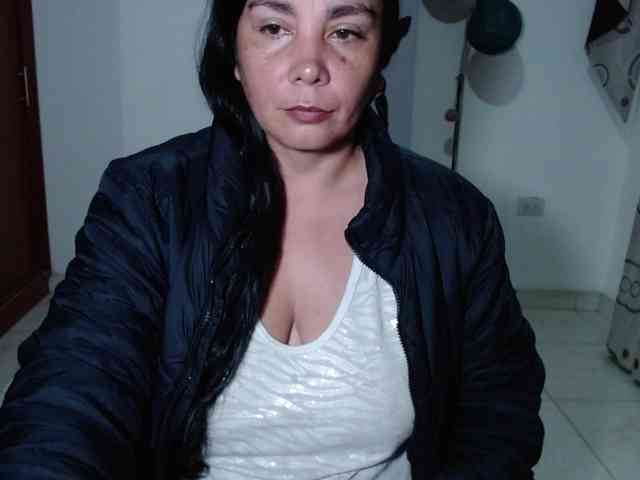 vivian-milf-paint webcam