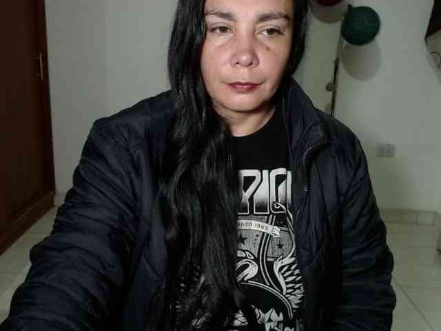 vivian-milf-paint webcam