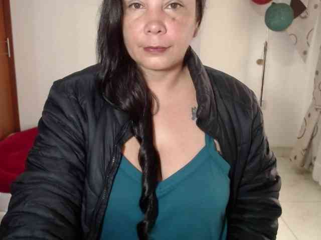 vivian-milf-paint webcam