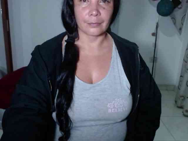 vivian-milf-paint webcam