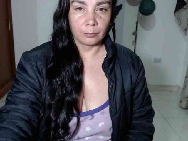 vivian-milf-paint webcam