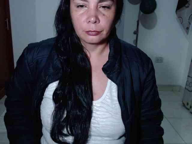 vivian-milf-paint webcam