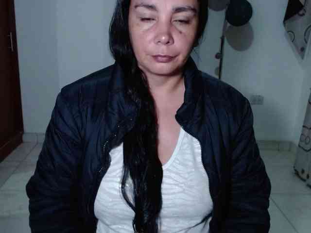 vivian-milf-paint webcam