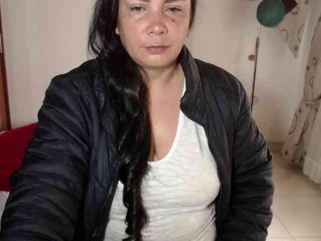 vivian-milf-paint webcam