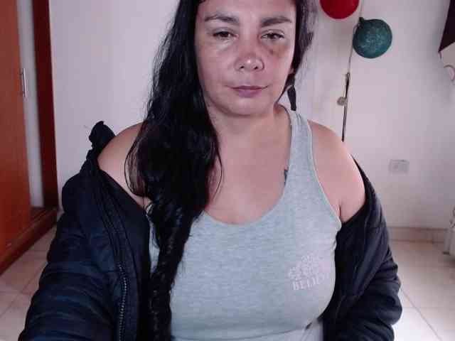 vivian-milf-paint webcam