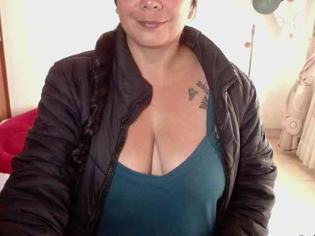 vivian-milf-paint webcam