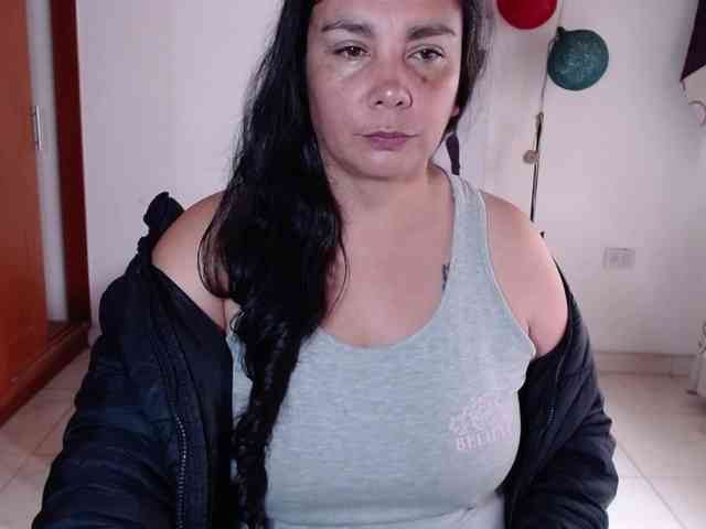 vivian-milf-paint webcam