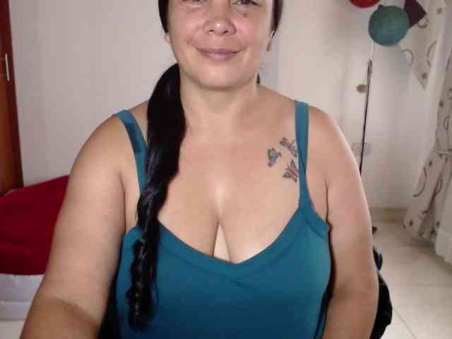 vivian-milf-paint webcam