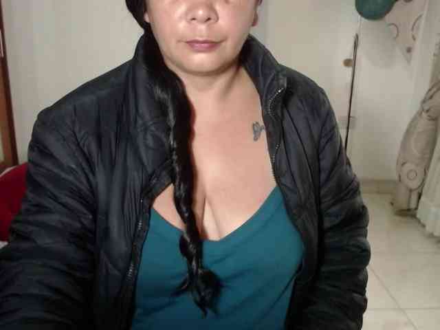 vivian-milf-paint webcam