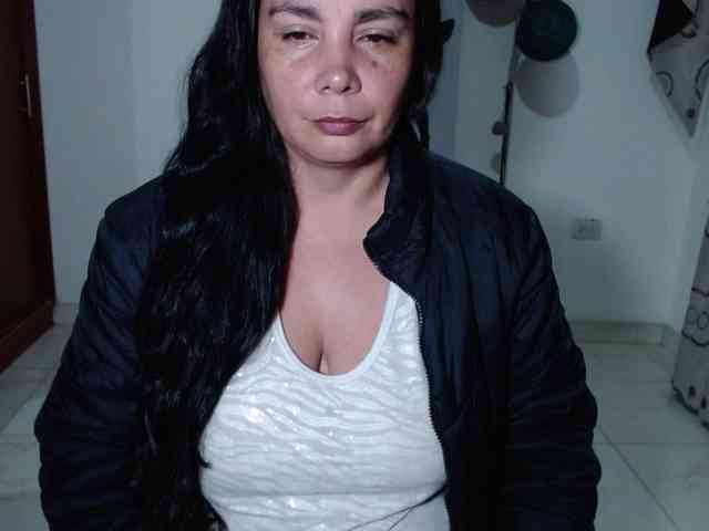vivian-milf-paint webcam