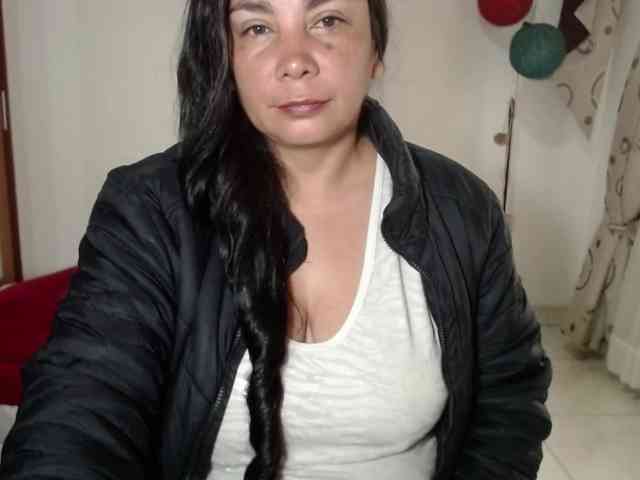 vivian-milf-paint webcam