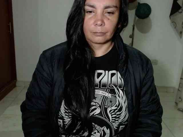 vivian-milf-paint webcam