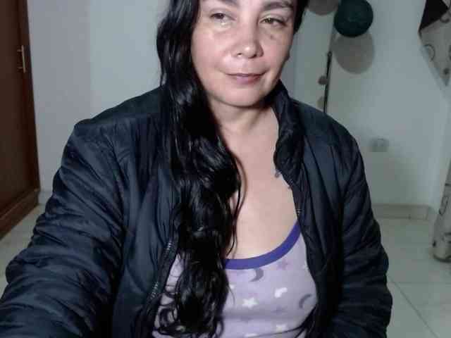 vivian-milf-paint webcam
