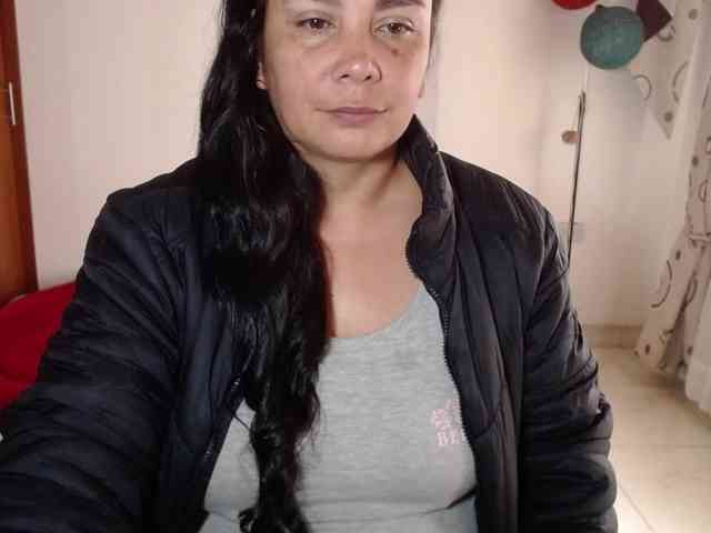 vivian-milf-paint webcam