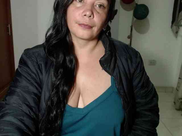 vivian-milf-paint webcam