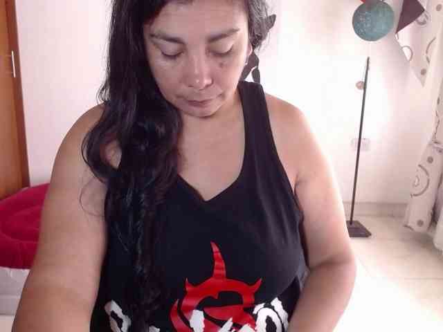 vivian-milf-paint webcam