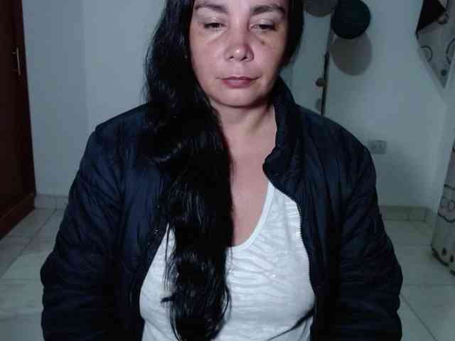 vivian-milf-paint webcam