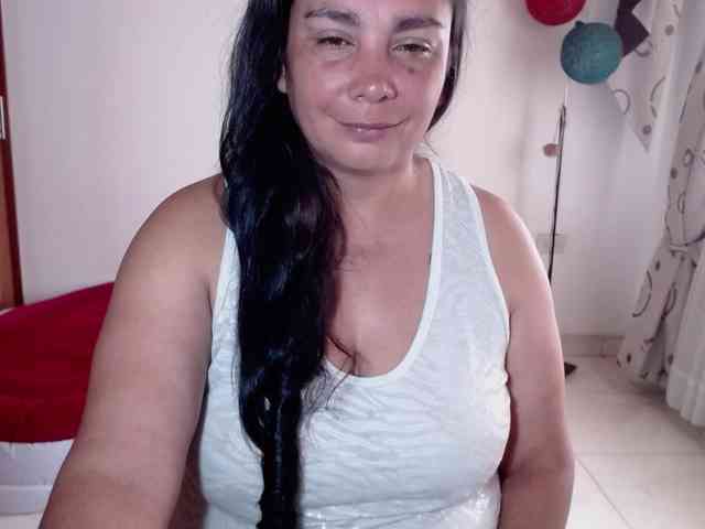 vivian-milf-paint webcam