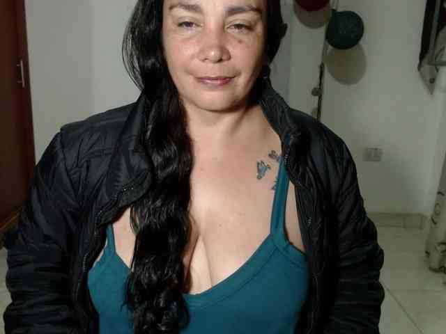 vivian-milf-paint webcam