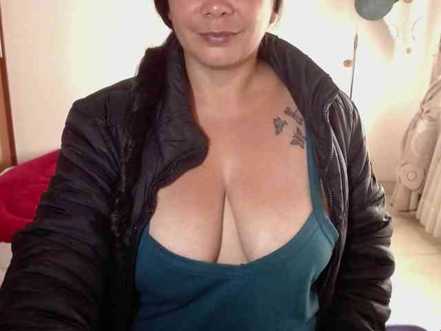 vivian-milf-paint webcam