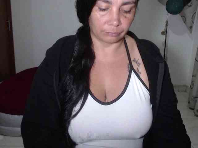 vivian-milf-paint webcam