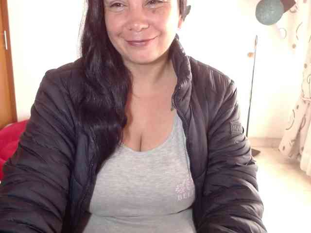 vivian-milf-paint webcam