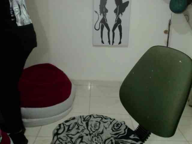 vivian-milf-paint webcam