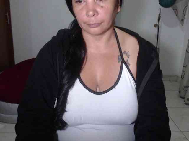 vivian-milf-paint webcam