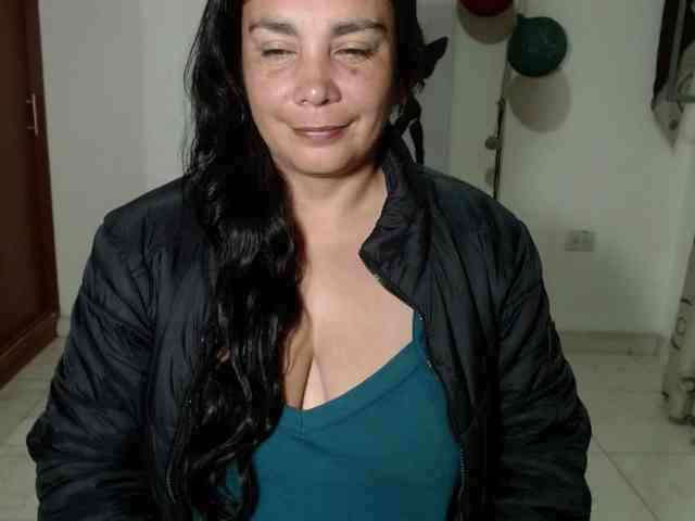 vivian-milf-paint webcam