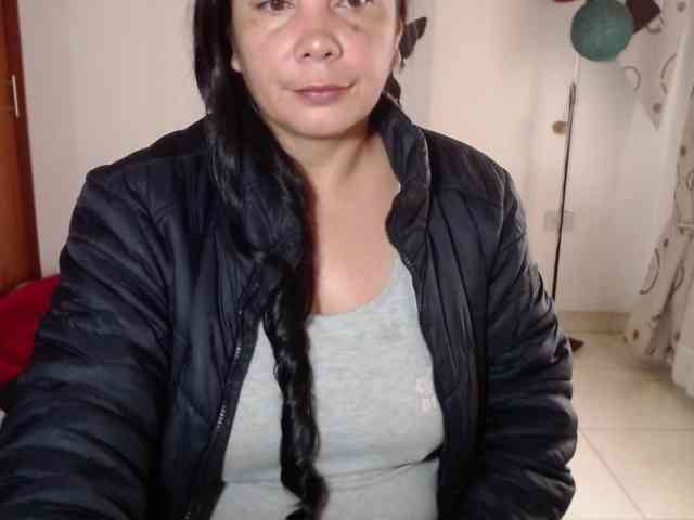 vivian-milf-paint webcam