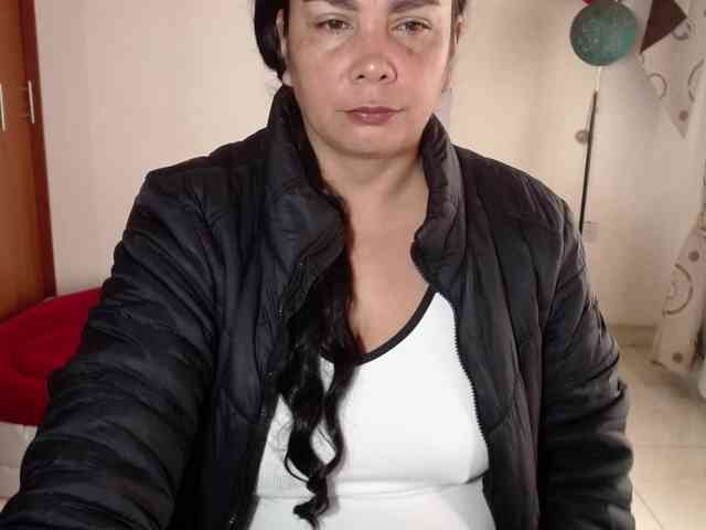 vivian-milf-paint webcam