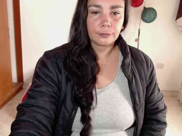 vivian-milf-paint webcam