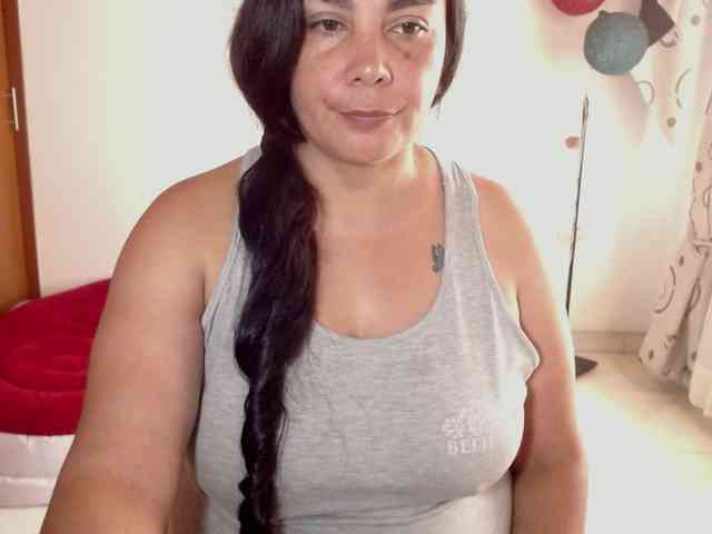 vivian-milf-paint webcam