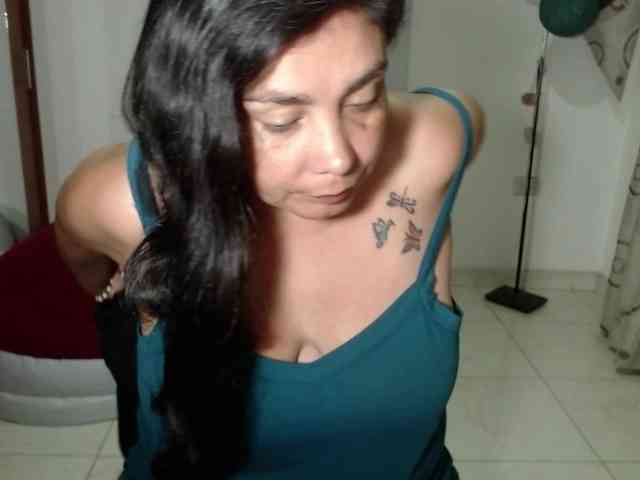 vivian-milf-paint webcam