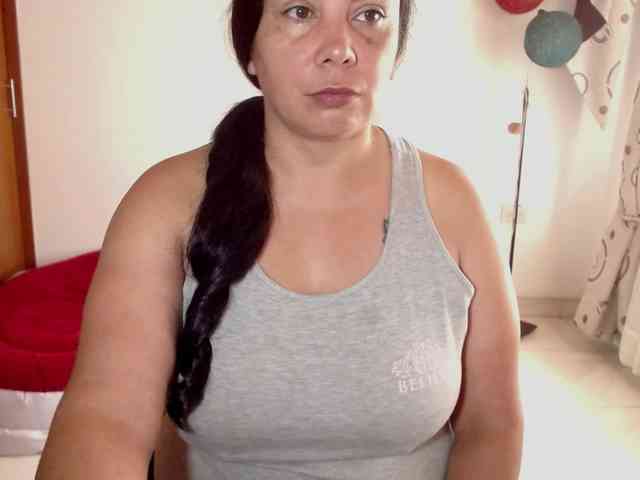 vivian-milf-paint webcam