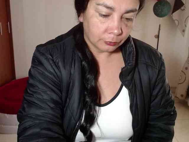 vivian-milf-paint webcam