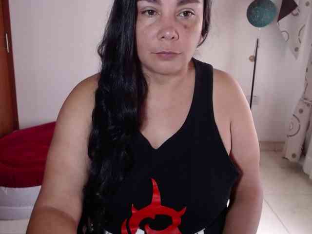 vivian-milf-paint webcam