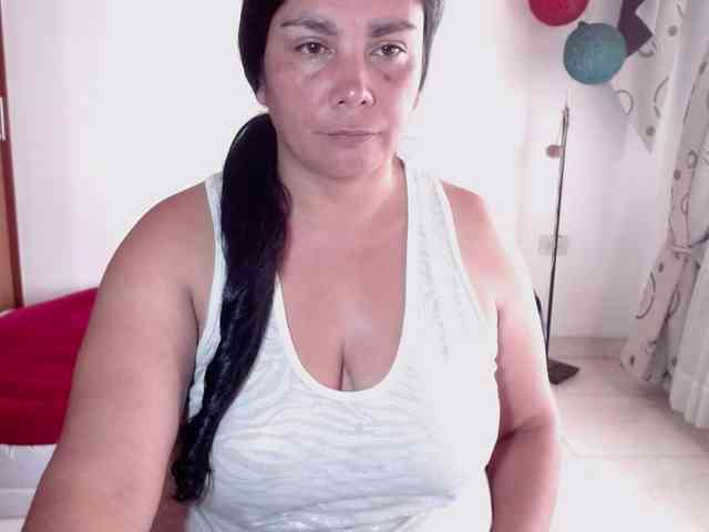 vivian-milf-paint webcam