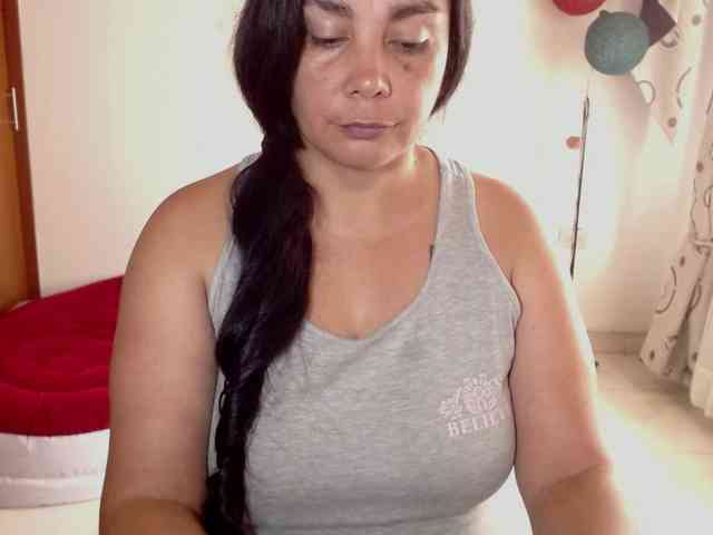 vivian-milf-paint webcam