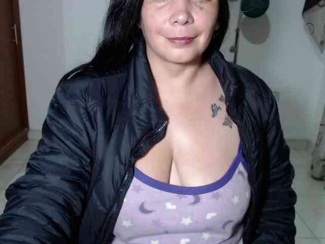 vivian-milf-paint webcam