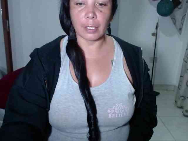 vivian-milf-paint webcam