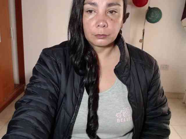 vivian-milf-paint webcam