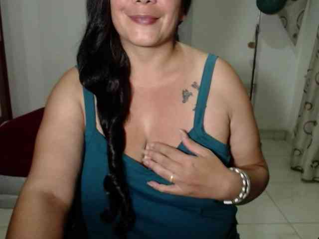 vivian-milf-paint webcam