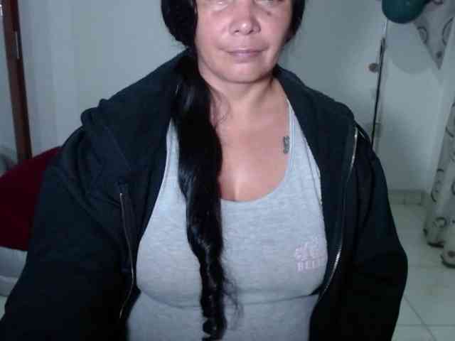 vivian-milf-paint webcam